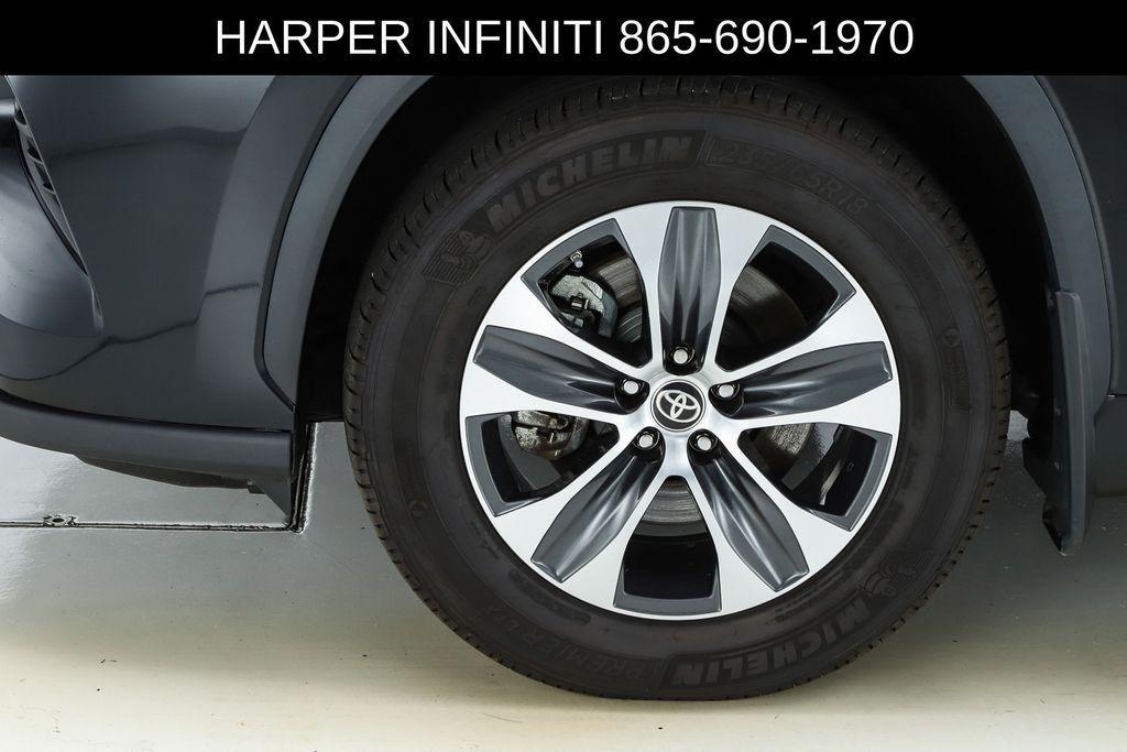 used 2023 Toyota Highlander car, priced at $34,874