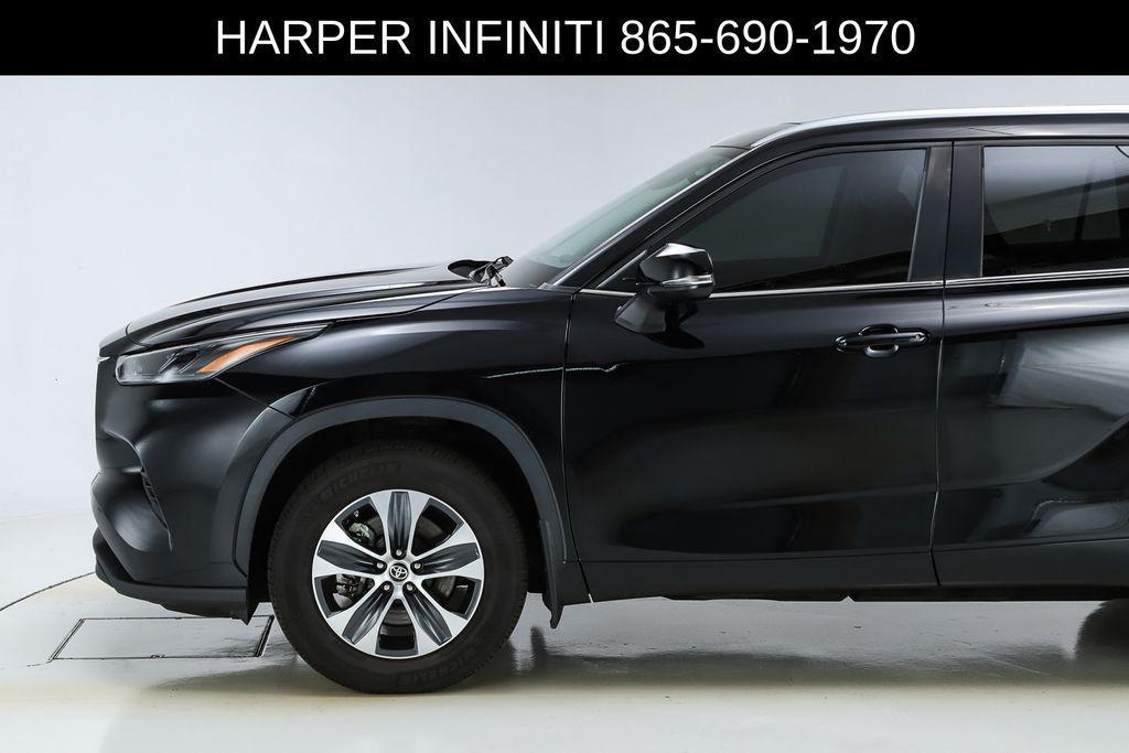 used 2023 Toyota Highlander car, priced at $34,874
