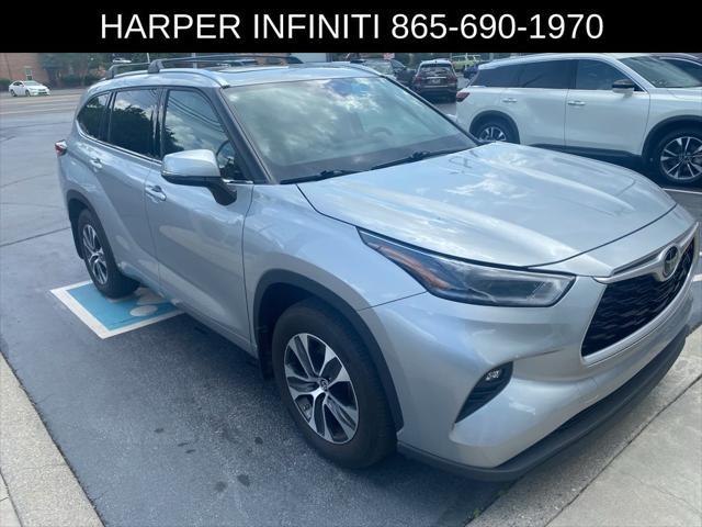 used 2021 Toyota Highlander car, priced at $35,356