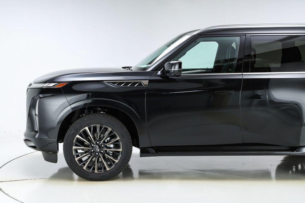 new 2025 INFINITI QX80 car, priced at $112,590