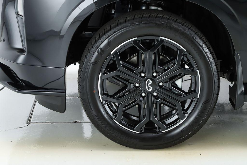 new 2026 INFINITI QX80 car, priced at $106,320