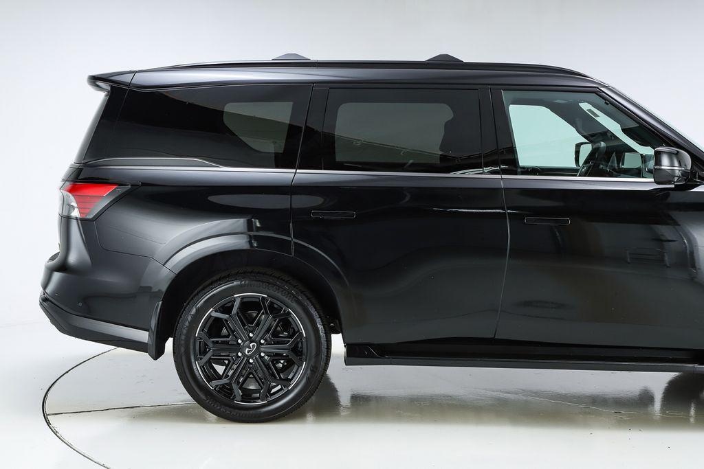 new 2026 INFINITI QX80 car, priced at $106,320