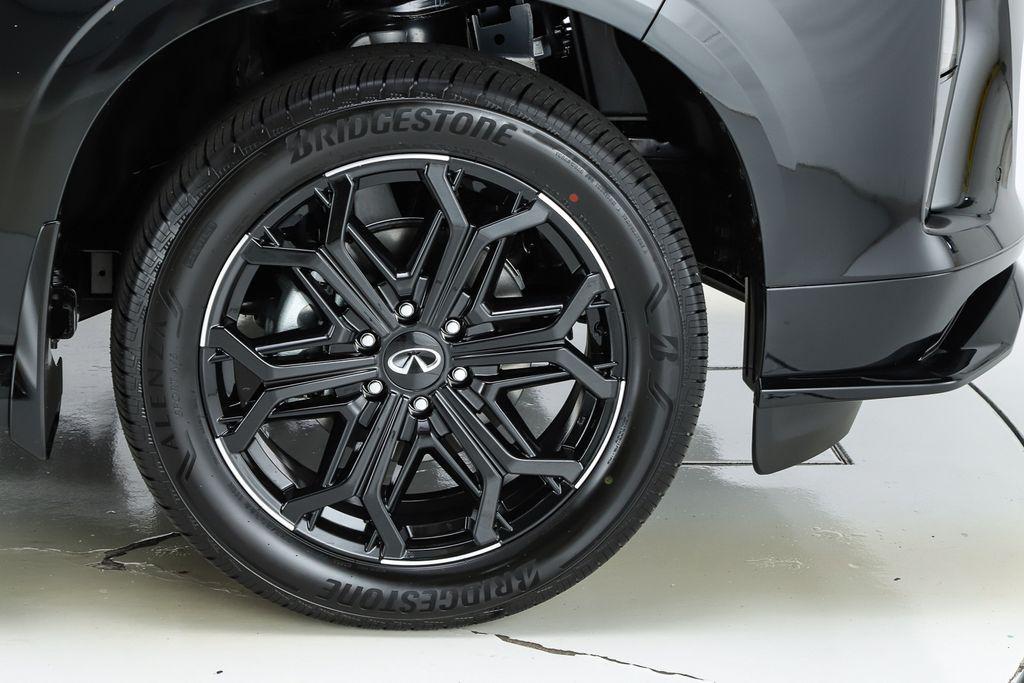 new 2026 INFINITI QX80 car, priced at $106,320