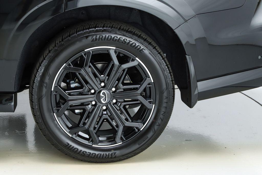 new 2026 INFINITI QX80 car, priced at $106,320