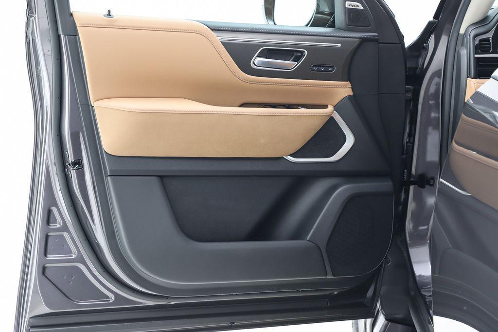 new 2026 INFINITI QX80 car, priced at $98,275