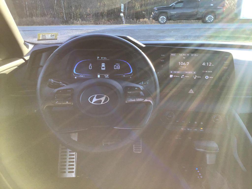 used 2025 Hyundai Elantra car