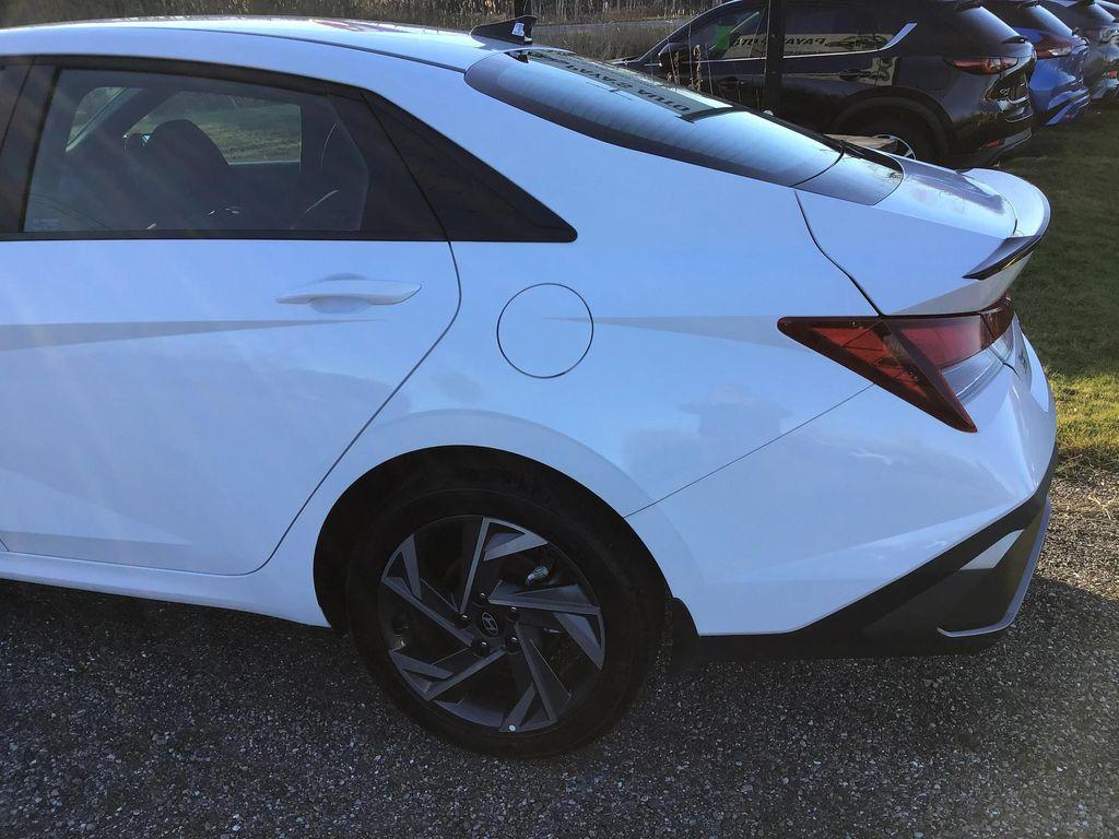 used 2025 Hyundai Elantra car