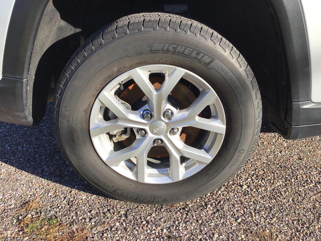 used 2023 Jeep Grand Cherokee L car, priced at $28,995