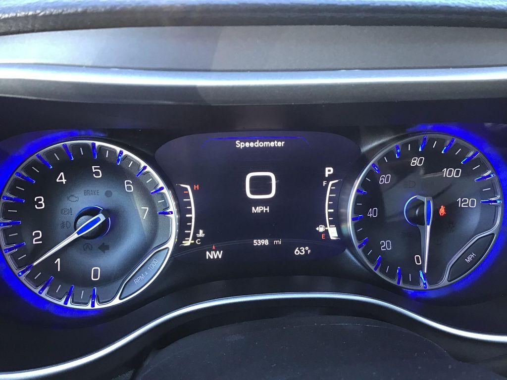 used 2024 Chrysler Pacifica car