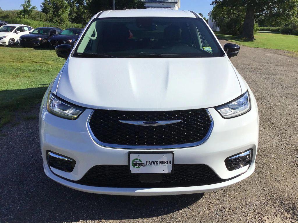 used 2024 Chrysler Pacifica car, priced at $29,495
