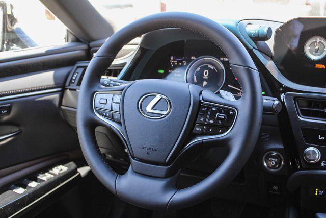 new 2025 Lexus ES 300h car, priced at $49,044