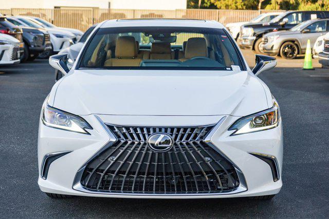 new 2025 Lexus ES 300h car, priced at $49,224