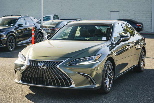 new 2025 Lexus ES 300h car, priced at $56,160