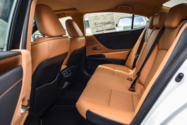 new 2025 Lexus ES 300h car, priced at $50,989