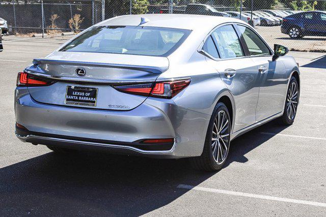 new 2025 Lexus ES 300h car, priced at $52,349