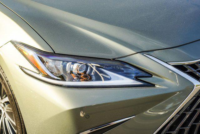 new 2025 Lexus ES 300h car, priced at $48,150