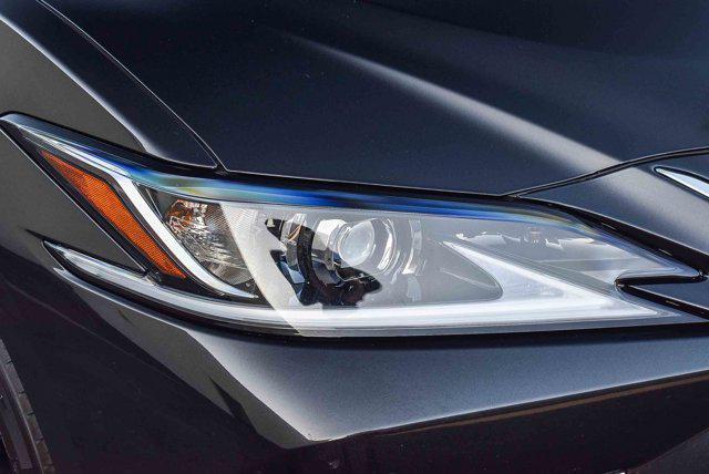 used 2025 Lexus ES 300h car, priced at $42,990