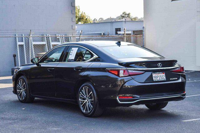 used 2025 Lexus ES 300h car, priced at $42,990