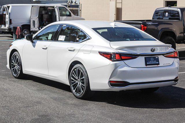 new 2024 Lexus ES 300h car, priced at $48,635