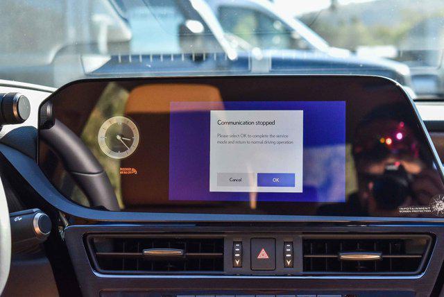 new 2025 Lexus ES 300h car, priced at $49,104
