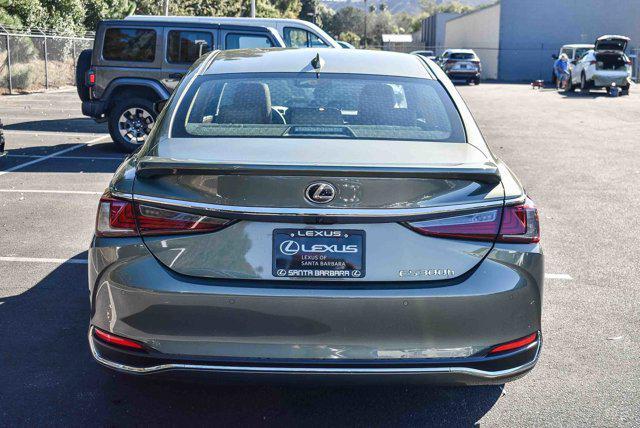 new 2025 Lexus ES 300h car, priced at $49,104