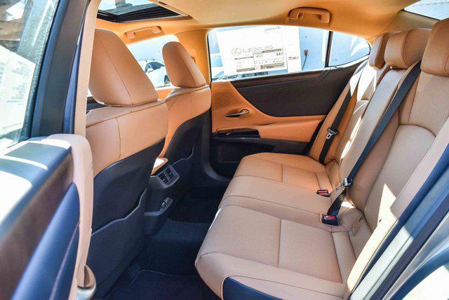 new 2025 Lexus ES 300h car, priced at $49,104