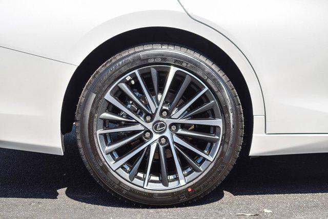 new 2025 Lexus ES 300h car, priced at $49,115