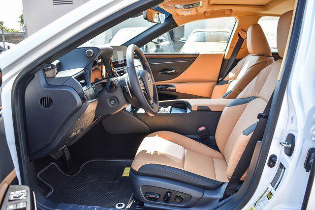 new 2025 Lexus ES 300h car, priced at $49,115