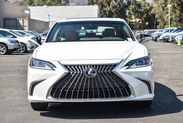 new 2025 Lexus ES 300h car, priced at $49,115