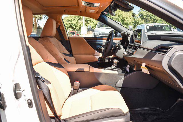 new 2025 Lexus ES 300h car, priced at $49,115
