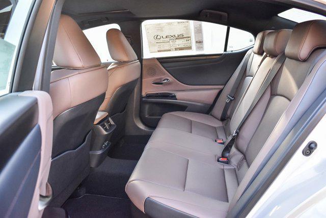new 2025 Lexus ES 300h car, priced at $49,604