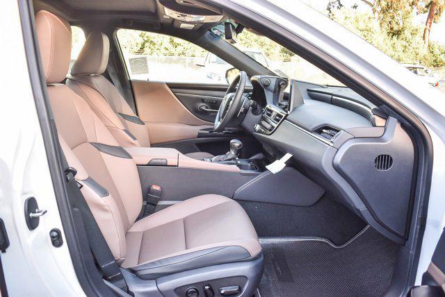 new 2025 Lexus ES 300h car, priced at $49,604