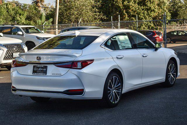 new 2025 Lexus ES 300h car, priced at $49,604
