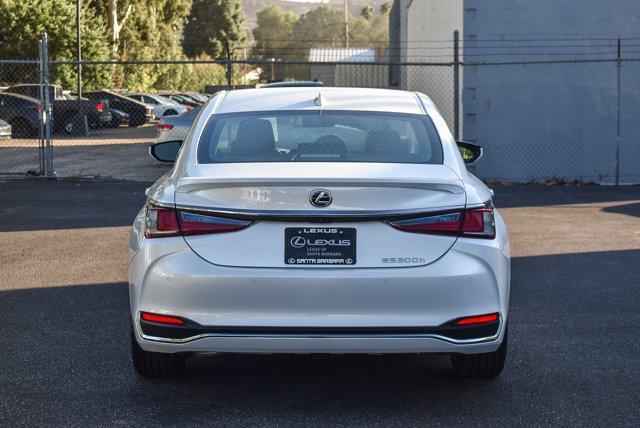 new 2025 Lexus ES 300h car, priced at $49,604