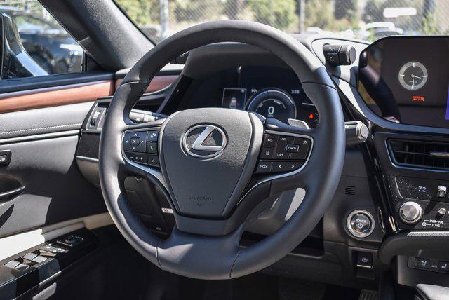 new 2025 Lexus ES 300h car, priced at $49,504