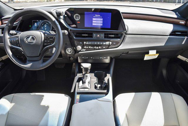 new 2025 Lexus ES 300h car, priced at $49,504