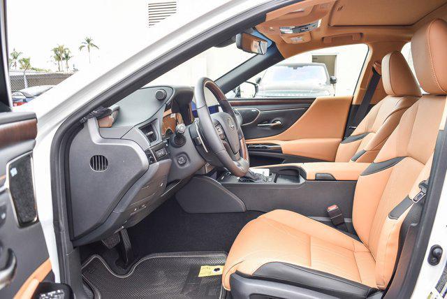new 2025 Lexus ES 300h car, priced at $56,324