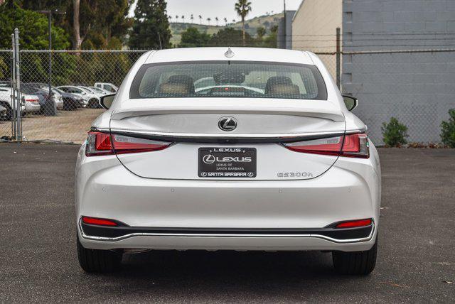 new 2025 Lexus ES 300h car, priced at $56,324