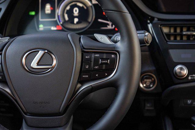 new 2025 Lexus ES 300h car, priced at $49,069