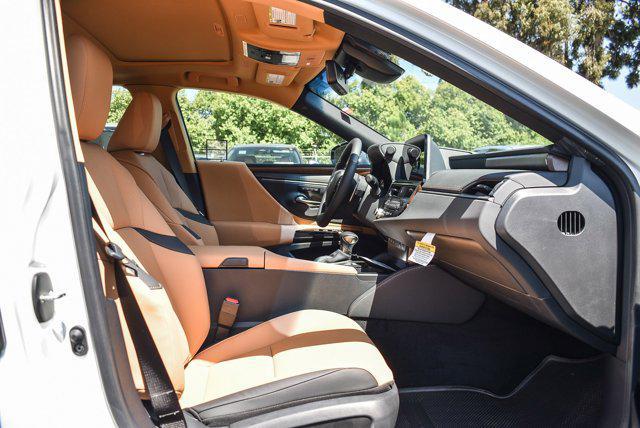 new 2025 Lexus ES 300h car, priced at $49,619