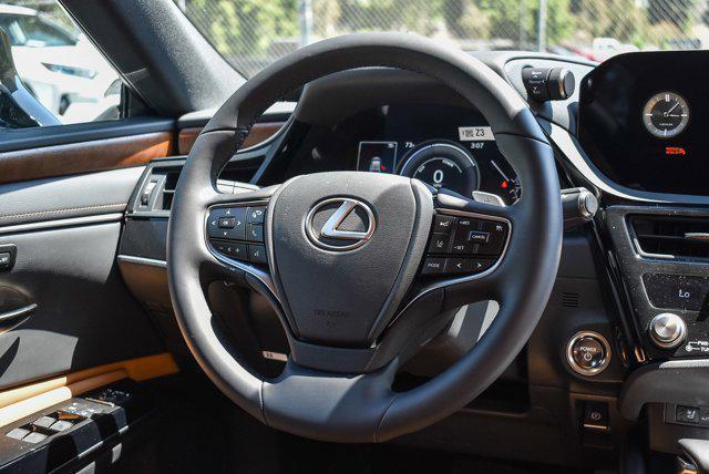 new 2025 Lexus ES 300h car, priced at $49,619