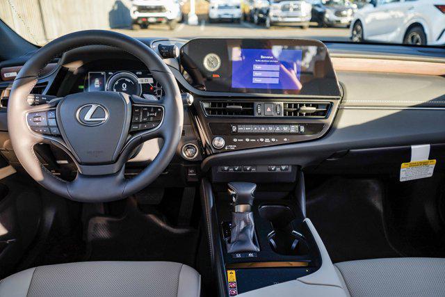 new 2025 Lexus ES 300h car, priced at $48,569