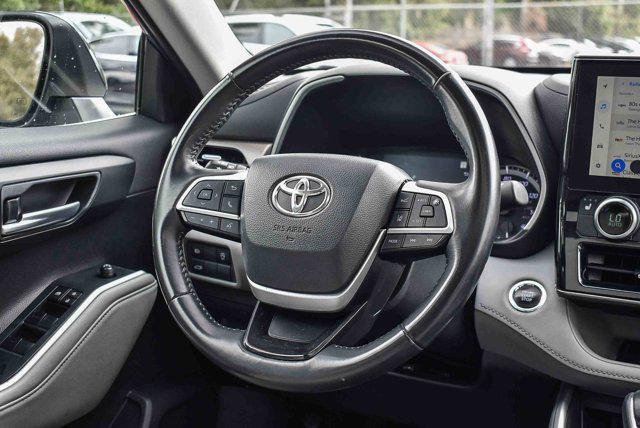 used 2023 Toyota Highlander car, priced at $35,500