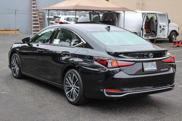 new 2025 Lexus ES 300h car