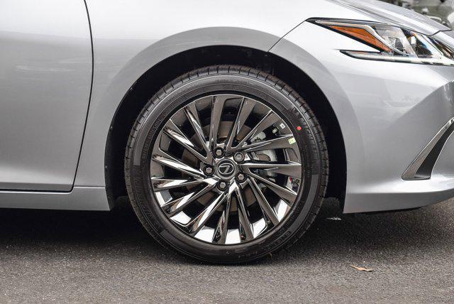new 2025 Lexus ES 350 car, priced at $54,739
