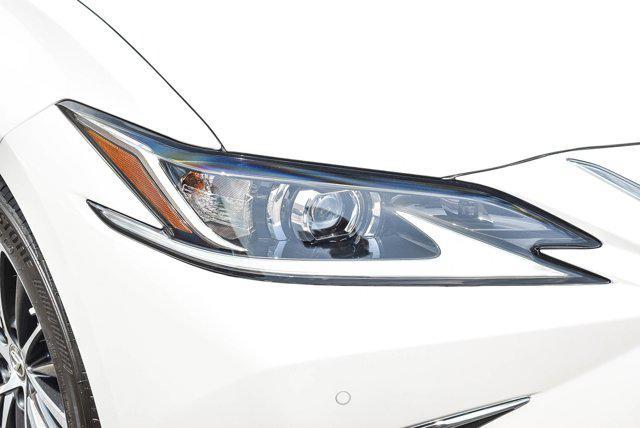 new 2025 Lexus ES 300h car, priced at $49,399