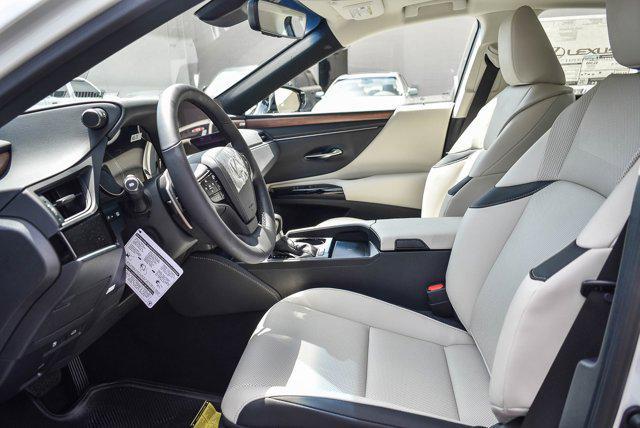 new 2025 Lexus ES 300h car, priced at $49,399