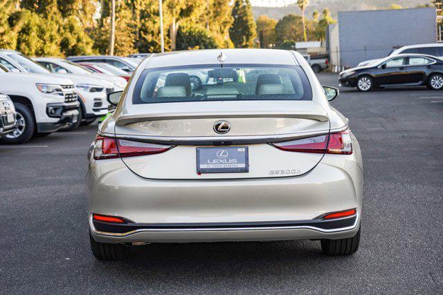 new 2025 Lexus ES 300h car, priced at $48,479