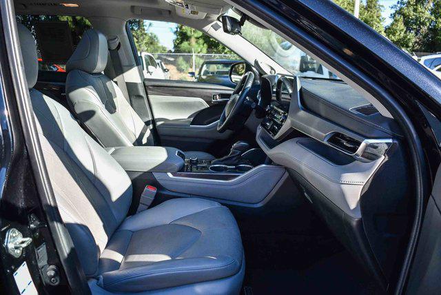 used 2022 Toyota Highlander car, priced at $40,995