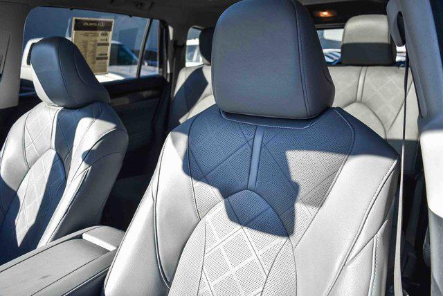 used 2022 Toyota Highlander car, priced at $40,995